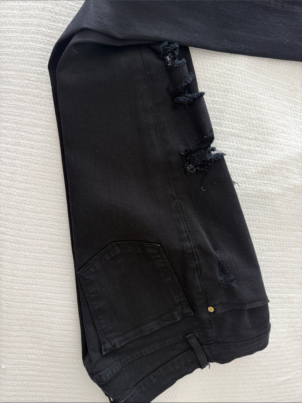 Black Distressed Women’s Jeans